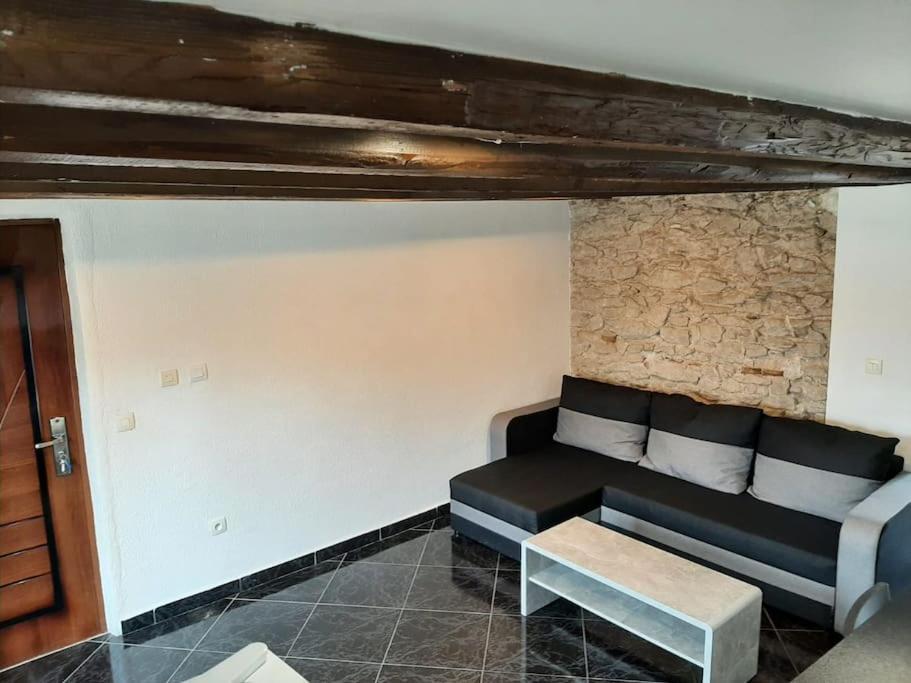 T3 Hyper-Centre Au Calme Tout Equipe Parking Prive Apartment Castres  Exterior photo