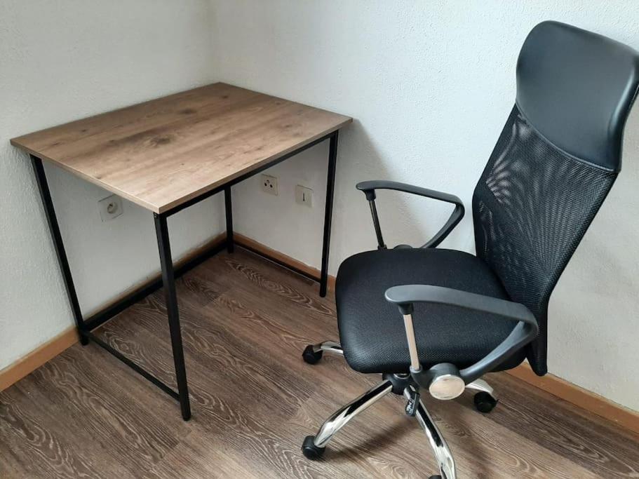 T3 Hyper-Centre Au Calme Tout Equipe Parking Prive Apartment Castres  Exterior photo